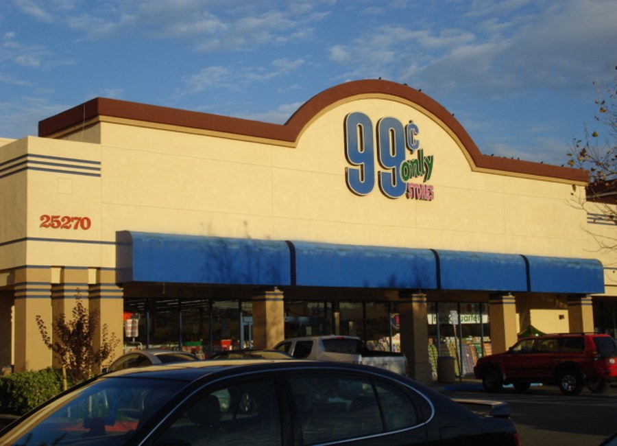 Dollar market storefront